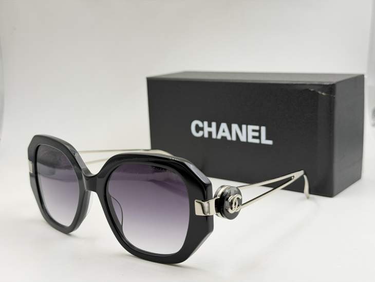 Picture of Chanel Sunglasses _SKUfw79278565fw